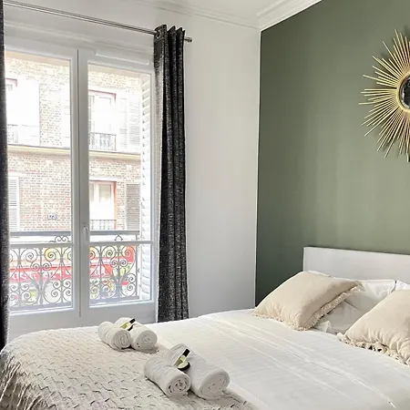 Chic And Spacious Flat In Montmartre Apartment *