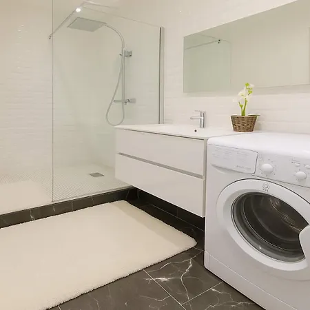 Arc De Triomphe - Premium With Lift For 6 Apartman *